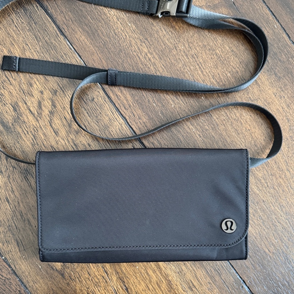 lululemon athletica Black Belt Bag